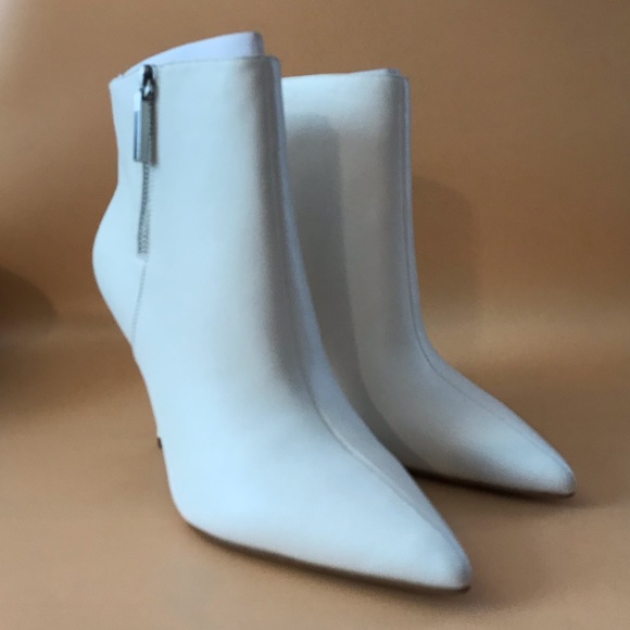Marc Fisher LTD NWOT Point Toe Bootie Stiletto Heel NWOT in White - Picture 5 of 8